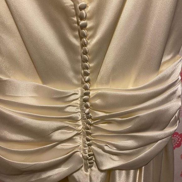 Vintage Wedding Dress - Picture 9 of 16